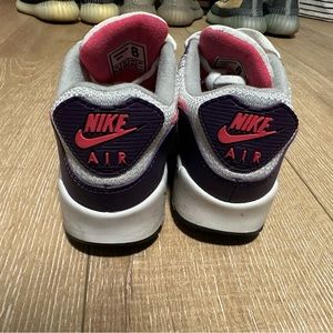 Women’s Nike Air Max III (Size: 8W)